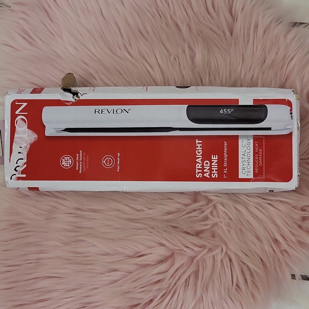 Brand New REVLON STRAIGHT & SHINE 1" XL STRAIGHTENER *NOTE*